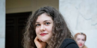 Отстраненность в утрате: психологические механизмы на примере переживших горе
