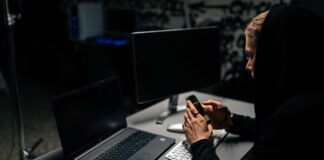 Мошеннические схемы на фоне перерасчета пенсий: россияне стали жертвами новых обманов.
