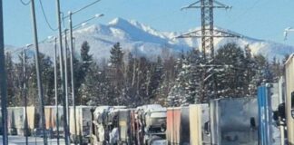350 грузовиков оказались в ловушке на трассе «Байкал» из-за сложных погодных условий