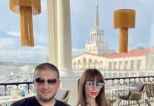 Жена Рената Агзамова раскрыла причины своего решения о разводе с известным кондитером.