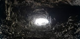 В «Алардинской» после задымления 16 горняков остались для обеспечения работы оборудования