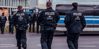 Полиция Берлина задержала 43 участника празднования Дня Победы
