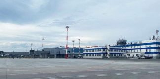 Авиалайнер с пассажирами экстренно сел в Южно-Сахалинске