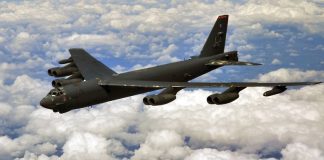 Бомбардировщик B-52 ВВС США потерпел крушение вскоре после вылета с авиабазы в Калифорнии
