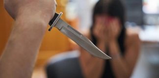 Фигурант: жительница Оренбурга, пострадавшая от рук отца. Заголовок: Жительница Оренбурга после нападения отца перенесла срочную операцию