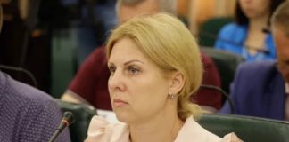 Обыск уволил чиновницу