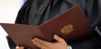 Из банкиров в гранатомётчики: финансист променял счета на РПГ
