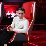 Воробьев предложил Дмитриенко детское кресло за шутку о бабушке Гагариной на старте съемок 13 сезона Голос. Дети