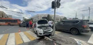 Восемь человек пострадали при наезде на пешеходов в Омске, и по данному факту МВД возбудило уголовное дело