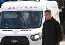 В Камчатском крае двухлетний ребёнок выпал из окна на втором этаже