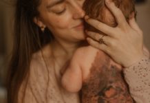 «Не знала, как жить. Думала о самом страшном»: откровение мамы ребенка с гигантским невусом, как у сына Кати Мезеновой