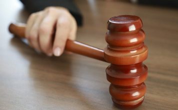 Родители отсудили у московской школы почти 5 млн рублей после отравления ребенка