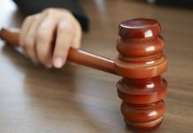 Родители отравившегося школьника отсудили у московской школы почти пять миллионов рублей