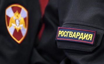 Мужчину, атаковавшего с топором прохожего, задержали в Москве