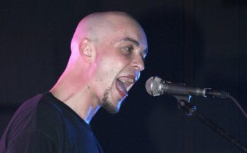«Жена в тяжелом состоянии»: семья гитариста группы «Кукрыниксы» Дмитрия Оганяна будет собирать деньги на похороны