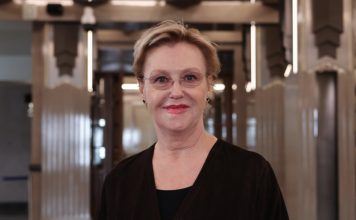 Ирина Розанова велела всем замолчать, особенно родне, заступаясь за сына Анны Михалковой