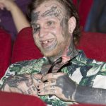 Сын Елены Яковлевой рассказал о мучительном удалении тату, мастер резал кожу скальпелем, а он очнулся в луже крови