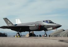 Приобретенный Финляндией истребитель F-35 из-за поломки задержался на Азорах