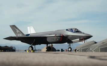 Приобретенный Финляндией истребитель F-35 из-за поломки задержался на Азорах