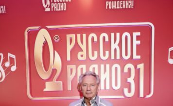«У девочек из „ВИА Гры“ мужского побольше»: Владимир Киселев разнес экс-солиста «Землян» Скачкова за номер в стиле Канье Уэста