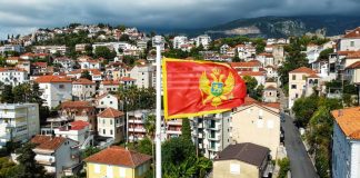 Черногорские власти объявили в розыск россиянина по подозрению в тройном убийстве
