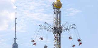 «Зависли» на высоте 60 метров: В Москве произошёл техсбой аттракциона с 14 пассажирами