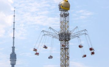 «Зависли» на высоте 60 метров: В Москве произошёл техсбой аттракциона с 14 пассажирами