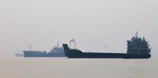 В Ормузском проливе снова подорван танкер, на борту которого свыше двух миллионов баррелей