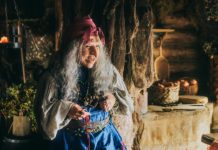 Марину Федункив не узнать в образе Бабы Яги из-за горбатого носа и седых растрепанных волос
