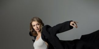Калашникова призналась в ревности к мужу и раскрыла детали съемок с Ароновой и продолжения Праздников