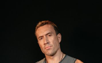 Михаил Терехин заявил, что Ксения Бородина его не забыла и ему льстит, и оценил Титаны, ее уколы и хейт за подставу соперника