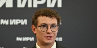 Никита Кологривый снимается 365 дней в году, но квартиры нет, поэтому занимает у друзей.