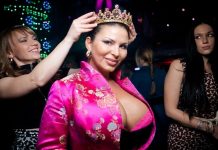 Обладательница самой большой груди в стране Ирэн Феррари рассказала об аде после разрыва импланта