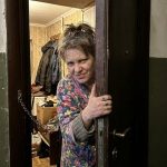 Продав квартиру семье с детьми, москвичка инсценировала сумасшествие и оставила покупателей ни с чем