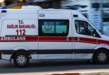 Наступив в лужу под напряжением, 14-летний подросток в Стамбуле получил смертельный удар током