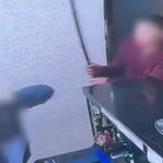 В Улан-Удэ нетрезвый мужчина нанёс побои администратору гостиницы костылём и сбежал