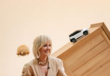 Из страха перед Александром Шульгиным дети уплетали сосиски под столом из-за запрета на мясо, вспоминает Валерия