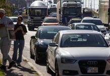 Из-за взрывов в Киеве обесточены четыре района, электротранспорт прекратил движение