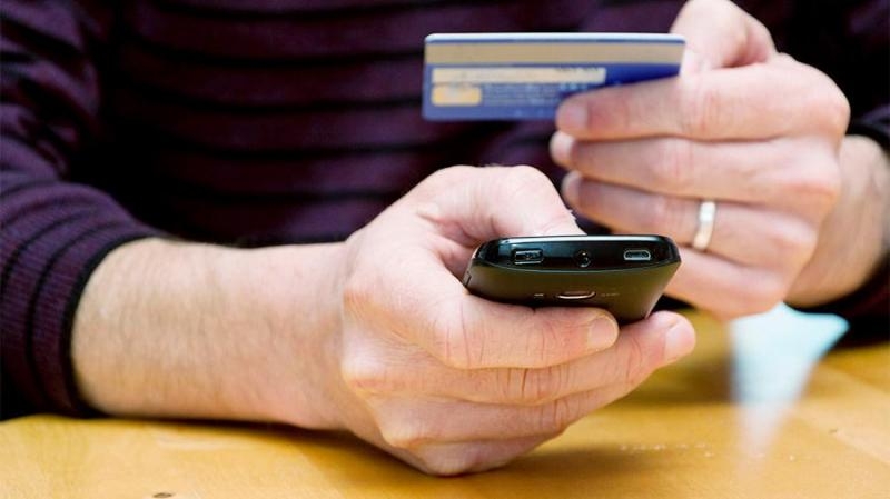 24-летний иркутянин украл деньги у таксиста