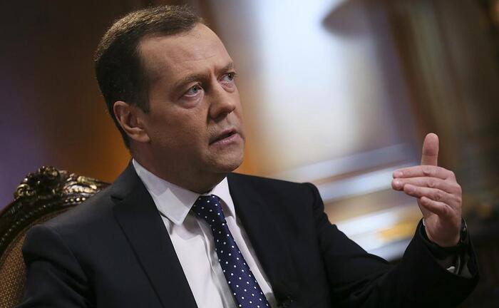 Медведев ответил на предложение переименовать Российскую Федерацию в Московию германской фразой
