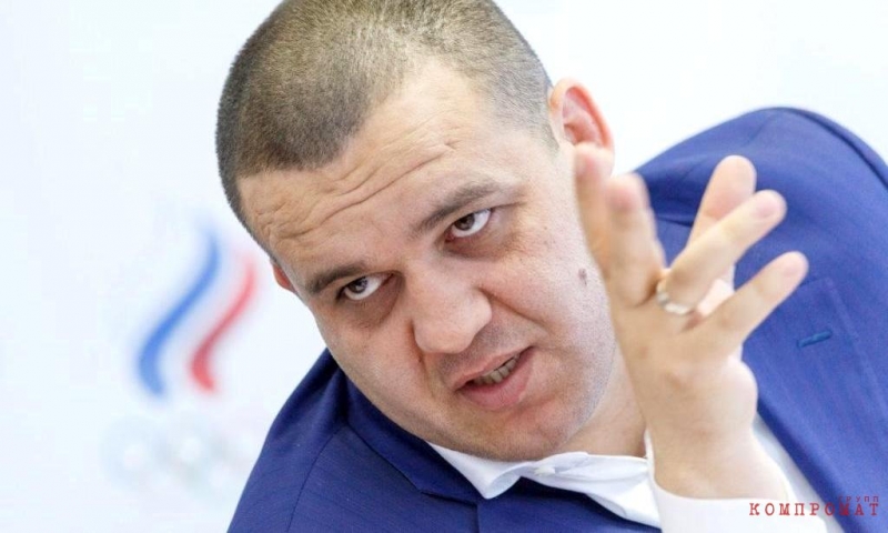 &laquo;В сопровождение ФСО сопроводят мимо военнослужащих погранвойск&raquo;
