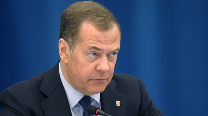 Медведев указал на признаки вовлечения Североатлантический Альянс в конфликт