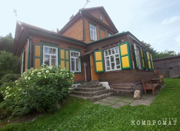 "Чтобы вам было пусто": Как эпатажный модник Васильев зарабатывает в России на незамужних женщинах, но тратится в Европе
