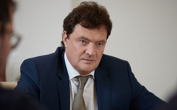 Полубизнесмен, "полубоярин": "улетел", но уже возвратился?