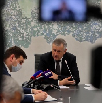 Из-под Дрозденко уходит земля