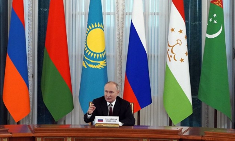 Владимир Путин попросил государствами Азиатского континента присоединиться к проектам Рф по замещению импортной продукции