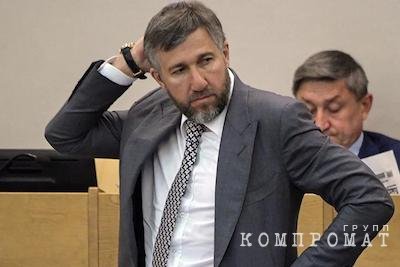 "Правильный патриот" делает совсем не правильные вещи