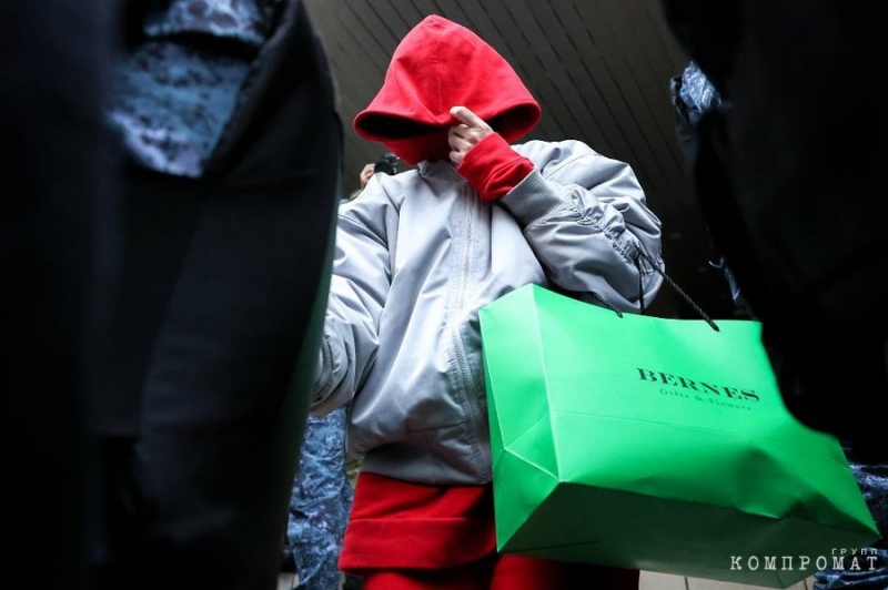 Не Tiffany, но круче: ФСИН приготовила Блиновской особый электронный браслет