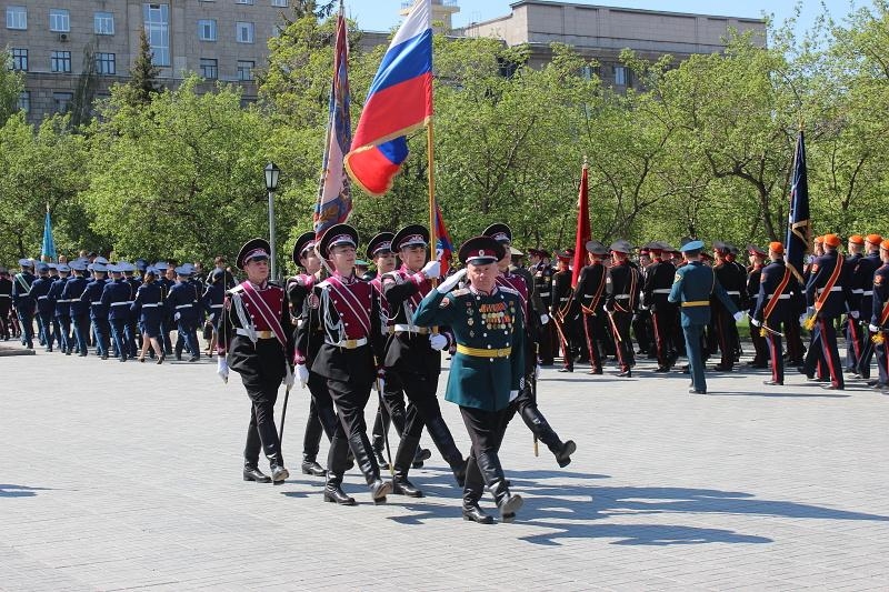 400 кадет приняли участие в параде в честь 30-летия Сибирского кадетского корпуса