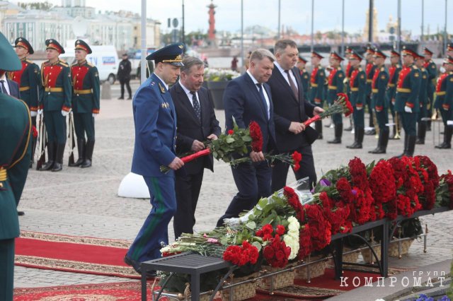 Колючка безразличия